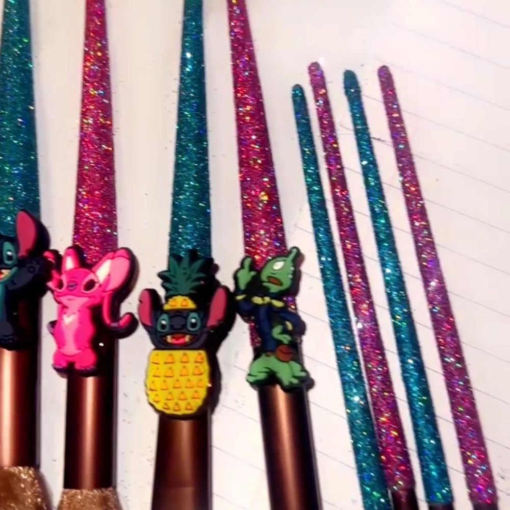 SET 13 piece 😍🙌 HELLO KITTY , STITCH ,BETTY BOOP❤️,WINNIE THE POOH, ETC 💕👈